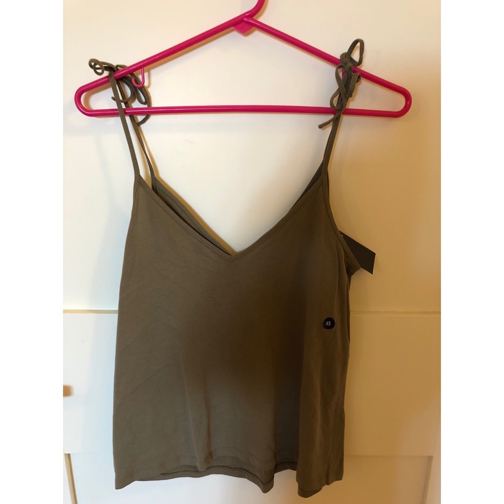 NWTs!! Women’s Tie-Strap Knit Tank Top - Picture 1 of 3